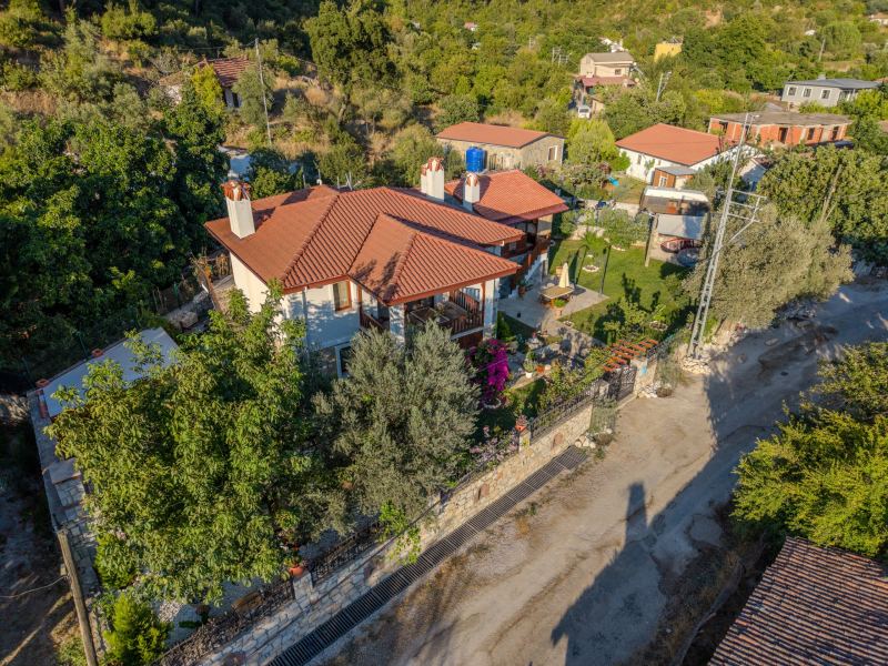 Yeşillikler içinde villa